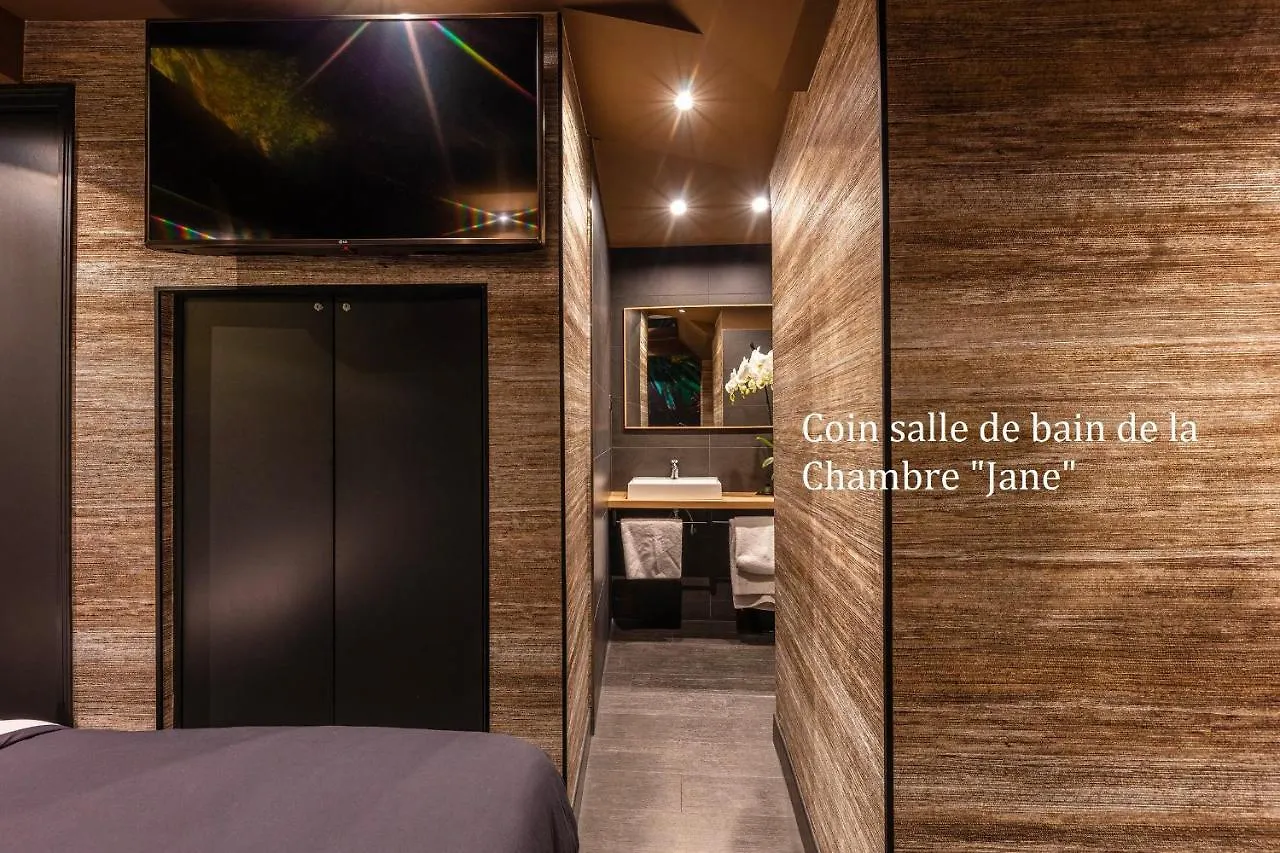 Avec Nuit Insolite Au Dandy Et Jacuzzi Privatise (adults Only) Parigi