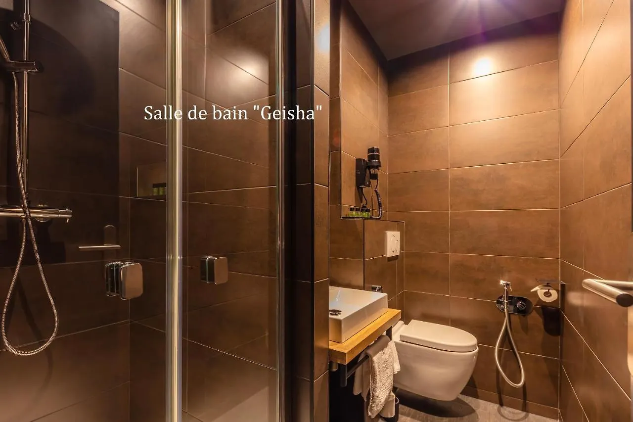 Love hotel Avec Nuit Insolite Au Dandy Et Jacuzzi Privatise (adults Only) Parigi