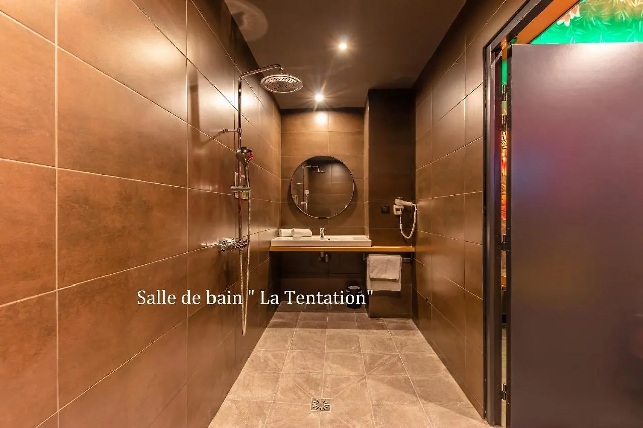 Avec Nuit Insolite Au Dandy Et Jacuzzi Privatise (adults Only) Love hotel *