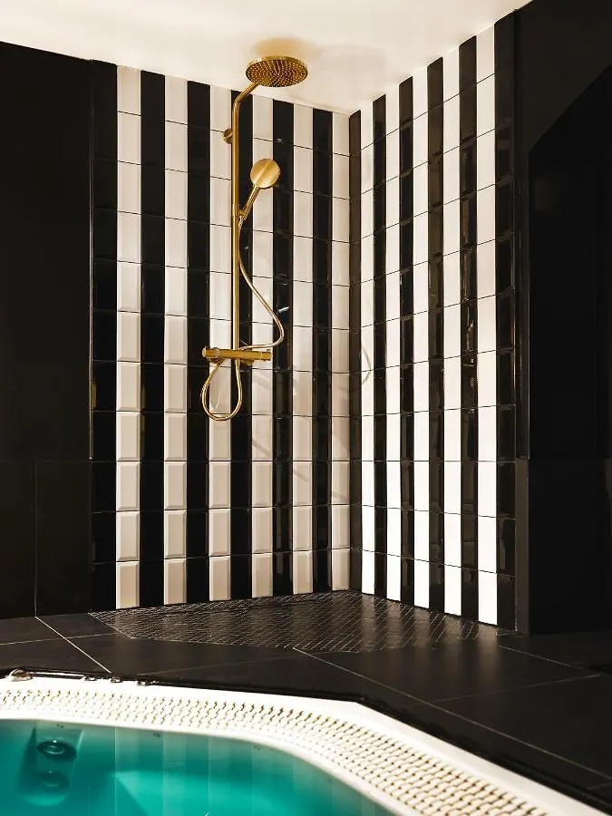 Avec Nuit Insolite Au Dandy Et Jacuzzi Privatise (adults Only) Hotel del amor *