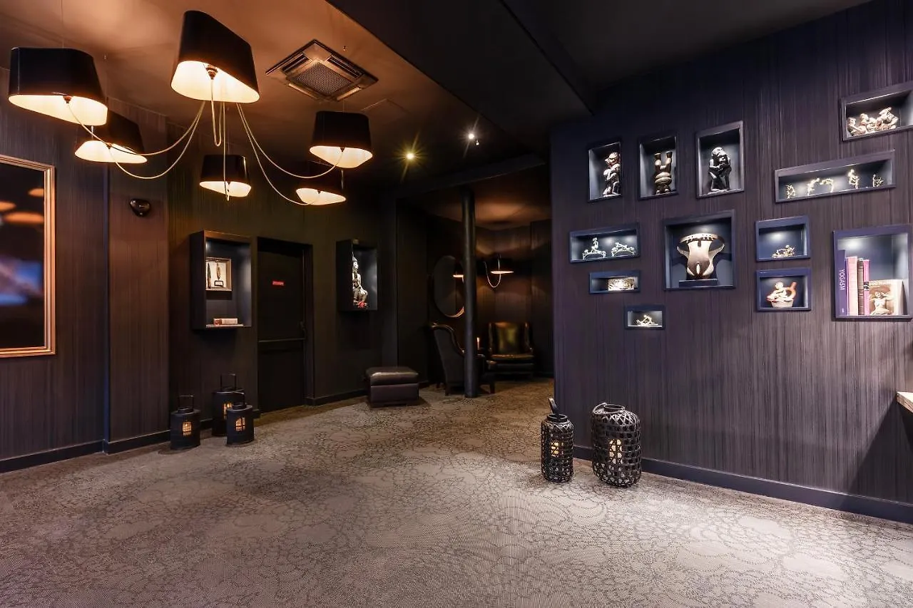 Avec Nuit Insolite Au Dandy Et Jacuzzi Privatise (adults Only) Parigi