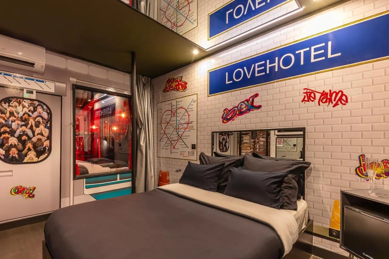 Avec Nuit Insolite Au Dandy Et Jacuzzi Privatise (adults Only) *